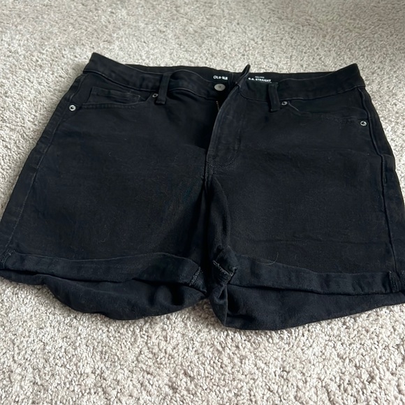 Old navy shorts - Picture 1 of 3
